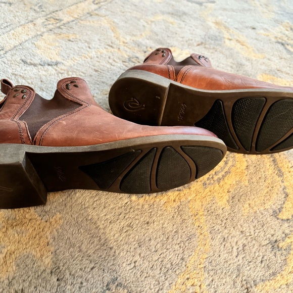 Women’s Olukai boots - Picture 3 of 6